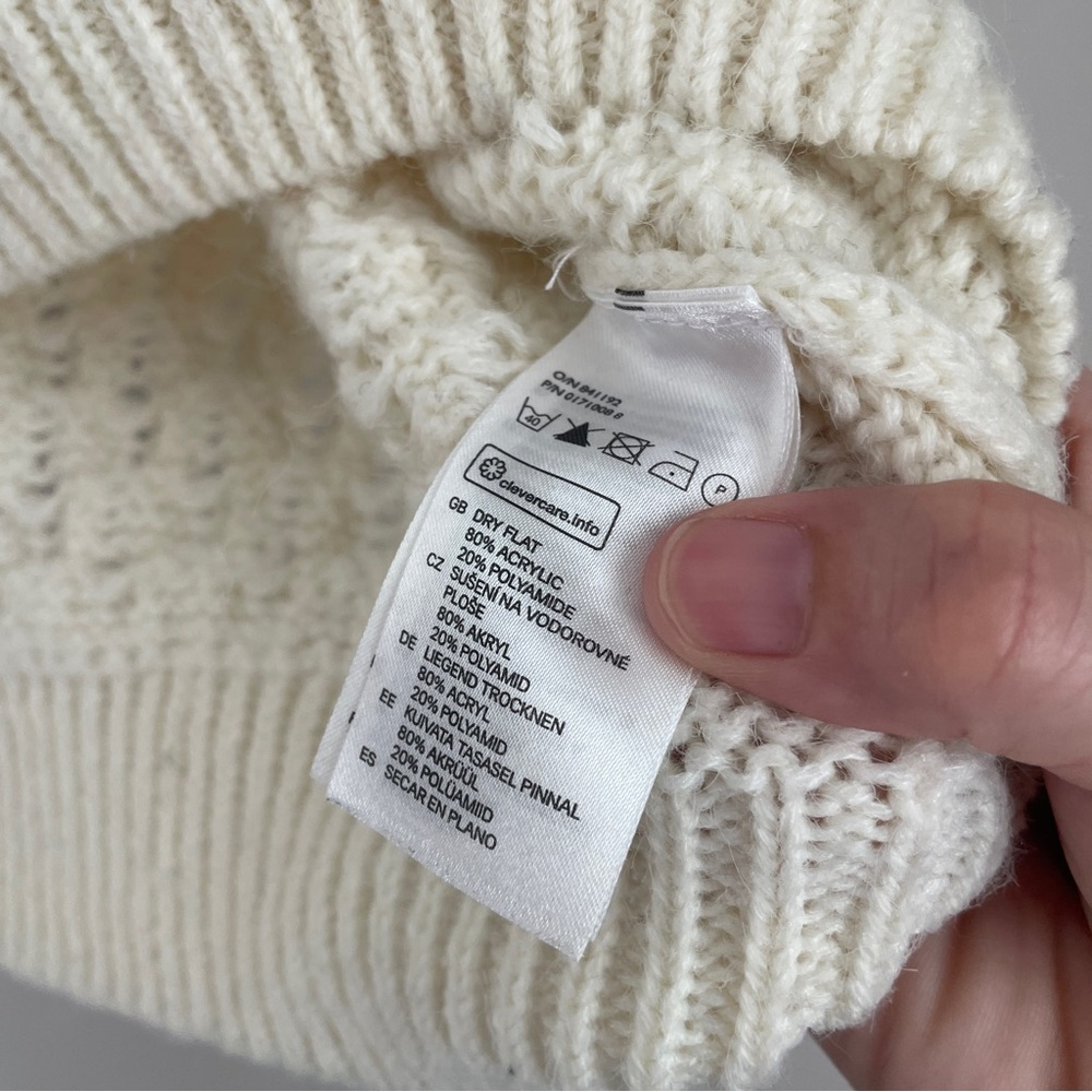 H&M Cream Knit Crewneck Sweater Medium - Picture 5 of 6